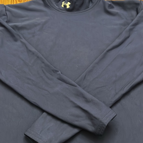 Under Armour running shirt. LG - Picture 3 of 6